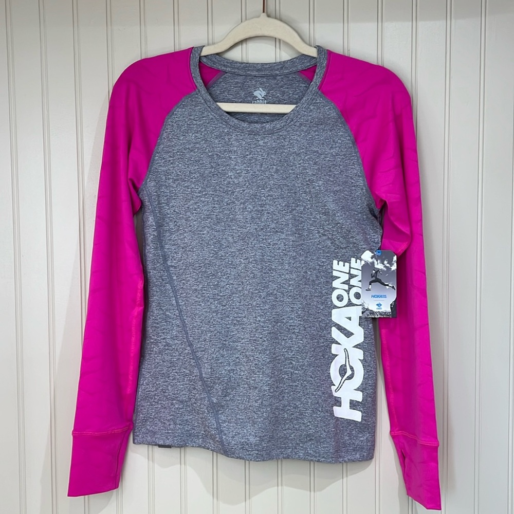 NWT Hoka One One Rabbit Sleevie wonder top
